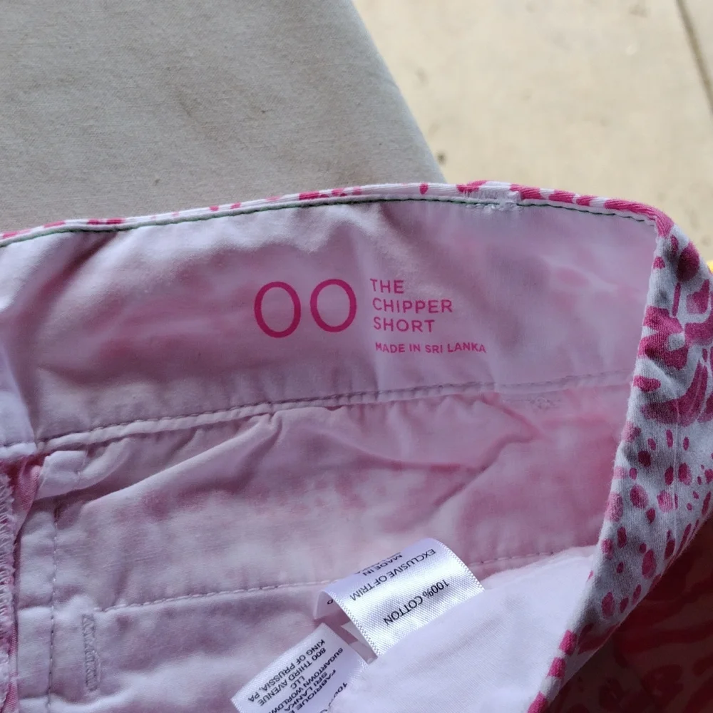 Shorts - Picture 2 of 3